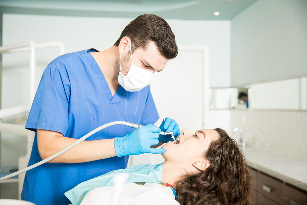 Consulting Dentist for Teeth Removal in Sydney - Professional Dental Care