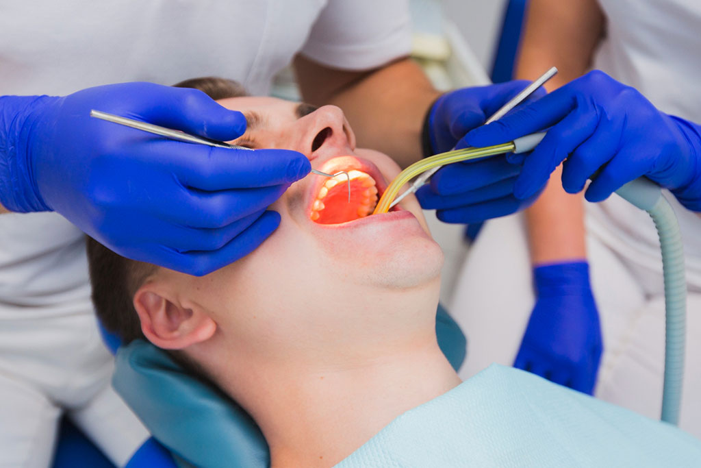 Teeth Removal of a Patient in Sydney - Safe Dental Procedure